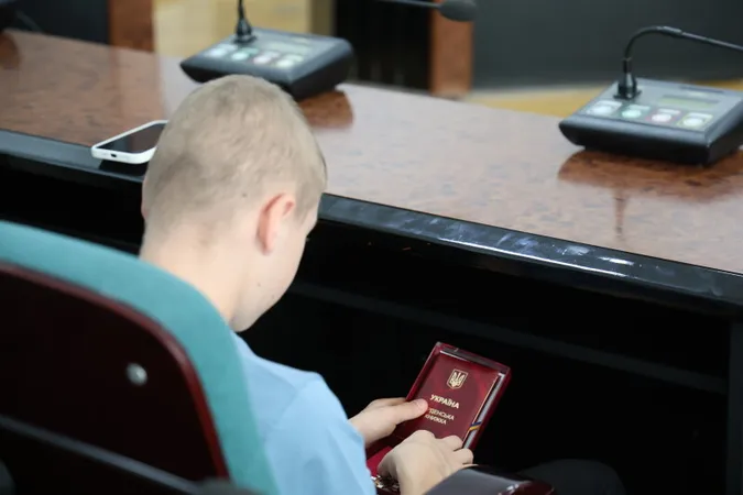 У Луцьку родинам загиблих захисників України вручили державні нагороди (фото)