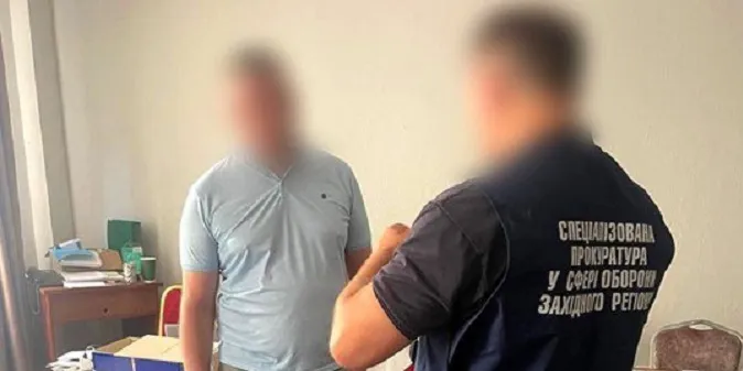 Збитки на майже 2 млн: на Прикарпатті затримали полковника-керівника КЕЧ
