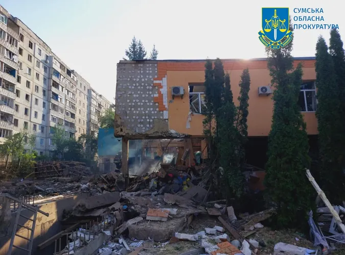 Внаслідок ракетного удару у Сумах – 18 поранених, з них 6 – діти (фото)