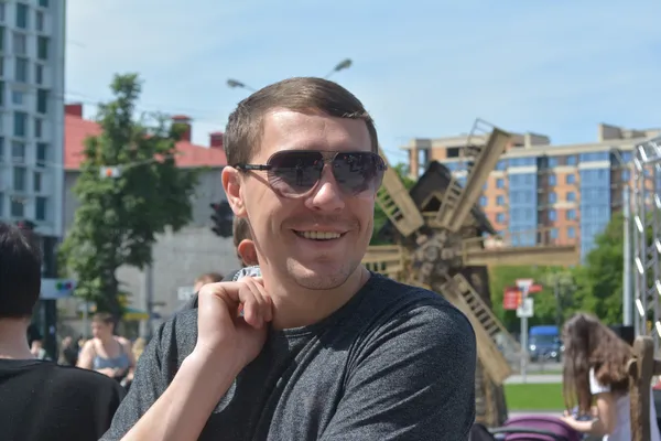 Середньовічний дух, блазні та площадний фарс: у луцькому «Промені» яскраво відкрили супермаркет (фоторепортаж)