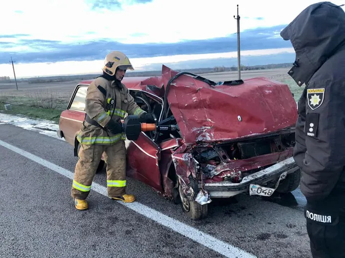 Аварія на трасі Київ-Ковель-Ягодин: автомобілі перетворилися в купу брухту (фото)