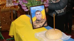 Загинув від удару дроном: у Горохові попрощалися з воїном Олександром Вихневичем (фото)