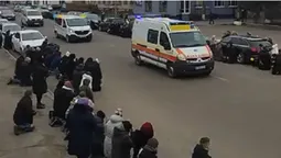 Зустріли живим коридором: на Волині попрощались із загиблим Героєм (відео)