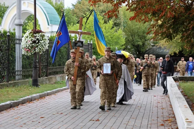 У Луцьку попрощались із Героєм Михайлом Слутяком (фото)
