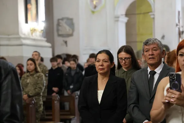 Приїхав з іншого кінця світу, аби стати солдатом: у Луцьку попрощалися з добровольцем із Колумбії (фото, відео)