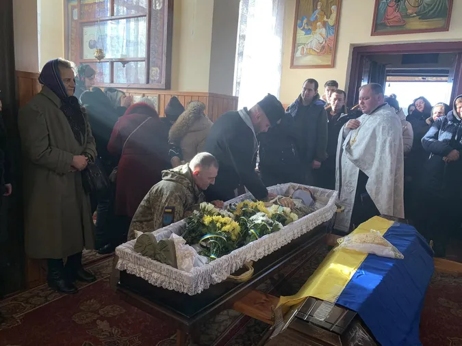 На Волині попрощалися із загиблим воїном Сергієм Бубелою (фото)