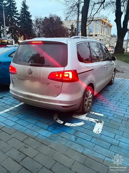 Не тільки штраф: за що у Луцьку можуть евакуювати авто (фото)