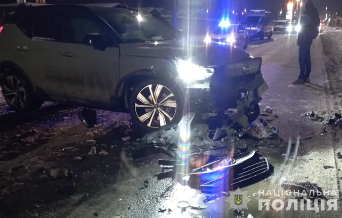 П'яний на джипі розтрощив електрокар у Луцьку (фото)