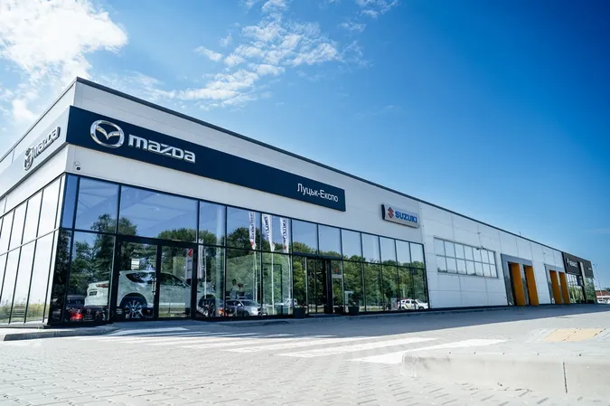 У Луцьку відкрився новий концептуальний автоцентр Suzuki та Mazda: де це та що пропонують (фото)*