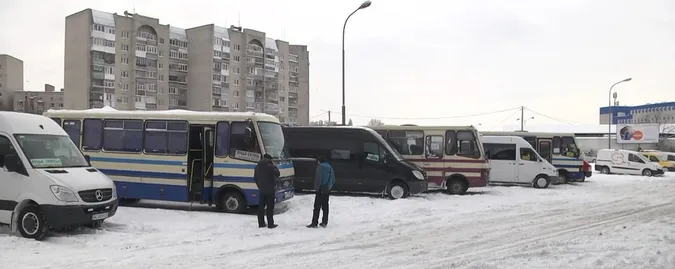 Ситуація складна: з луцької автостанції скасували 27 міжобласних рейсів