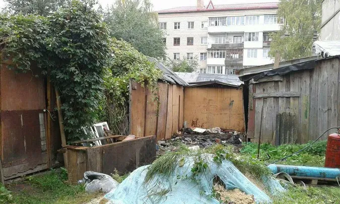 Муніципали переконали лучан знести захаращені гаражі (фото)