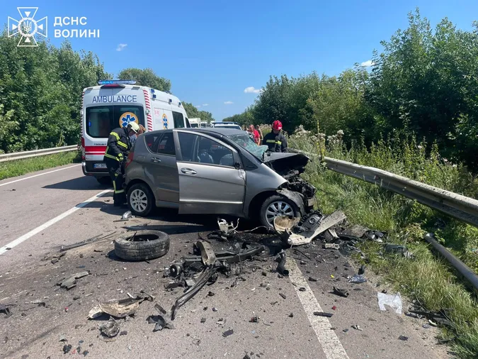 Дві жінки загинули на місці: деталі моторошної аварії у Луцькому районі