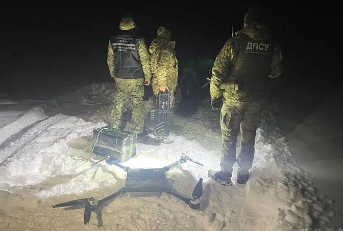 На Волині викрили контрабандистів, які безпілотниками переправляли до Польщі сигарети (фото)