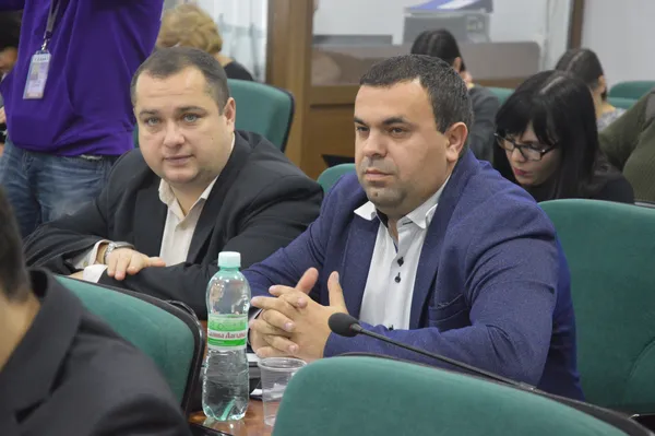 Начальник департаменту економічної політики Олександр Озінович та директор департаменту ЖКГ Юрій Крась
