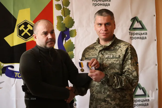 Бійці волинської «сотки» отримали нагороди  «За оборону Торецька» (фото)