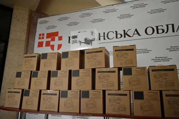 «Мавік» і 20 зарядних станцій: волинським воїнам передали допомогу