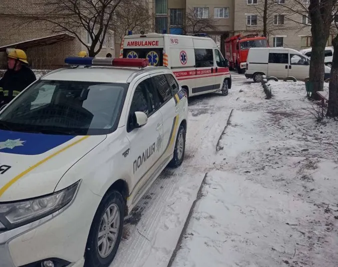 Ледь не вчаділи: на виклик у Нововолинську з'їхалися усі служби (фото)