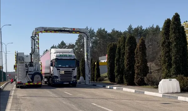 На Ягодині «ожили» автоботи: волинські митники тестують унікальний сканер (фото, відео)