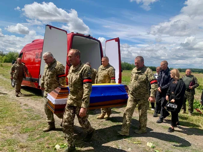 На Волині попрощалися з Героєм Олегом Черкасовим (фото)