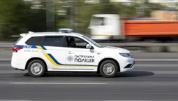 У Луцьку нетверезий водій на викраденому авто влаштував перегони з поліцією та потрапив у ДТП (відео)