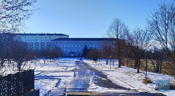 Лікарня в Іваничах вже другий день живе без води (фото)