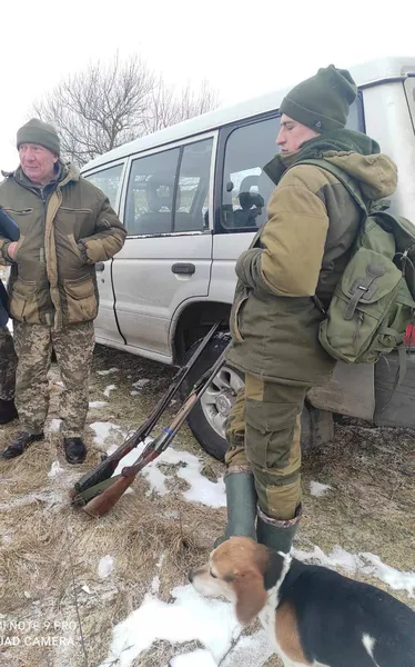 Волинські єгері відібрали рушницю у порушника. Ще одну – знайшли у лісі (фото)
