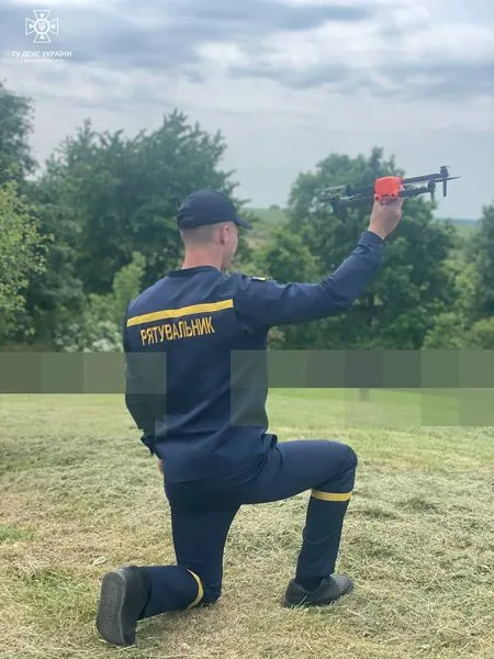 Волинські рятувальники вчилися керувати безпілотниками (фото)