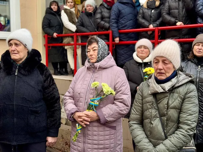 У Нововолинському ліцеї відкрили меморіальні дошки 11 загиблим воїнам-випускникам (фото)