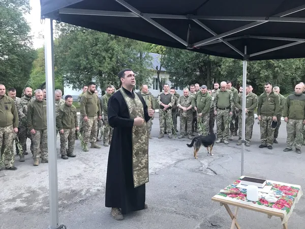 Диво в окопі – як загиблий воїн врятував живого побратима: розповідь волинського капелана