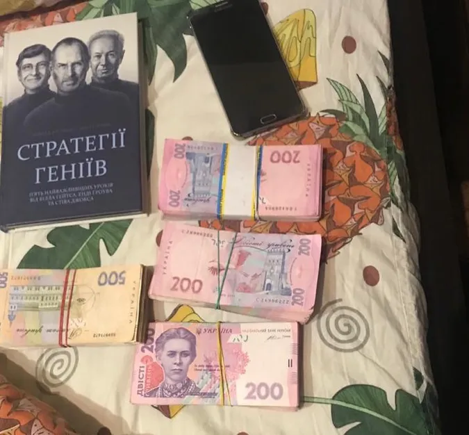 «Відкати» від «Великого будівництва»: заступникам директора волинського автодору оголосили підозру
