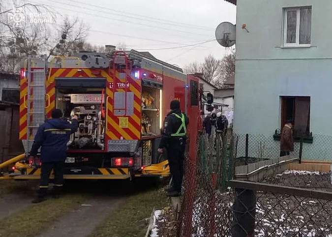 У Ковелі горів будинок з двома пенсіонерами та дитиною всередині