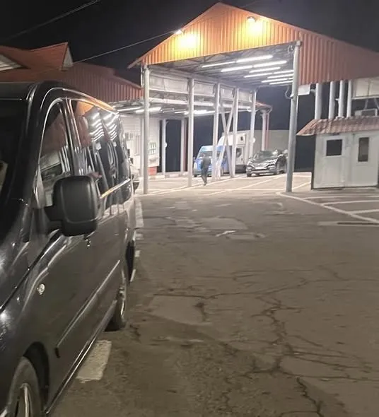 200 тисяч гривень у багажнику: жінка намагалась провезти через «Устилуг» техніку без декларування (фото)