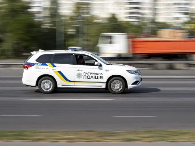 У Луцьку нетверезий водій на викраденому авто влаштував перегони з поліцією та потрапив у ДТП (відео)