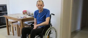 Після важкого поранення та інсульту: ветерану з Волині допомогли з електрокріслом (фото)