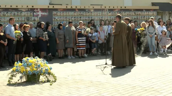 Час не лікує: у Луцьку зібрались родичі загиблих військовослужбовців (фото, відео)