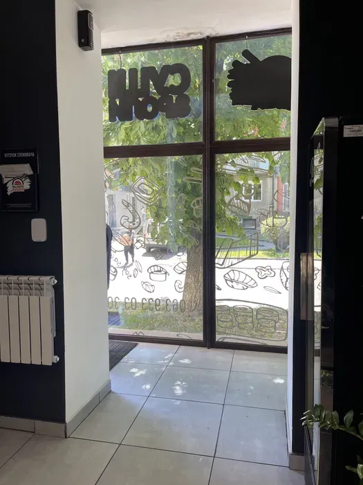 Готовий бізнес: у центрі Луцька продають доставку суші (фото)