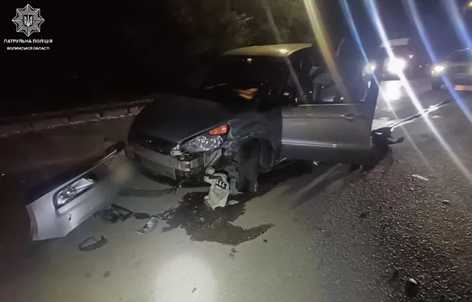 Невдалий обгін: у Ковелі не розминулися два автомобілі (фото)