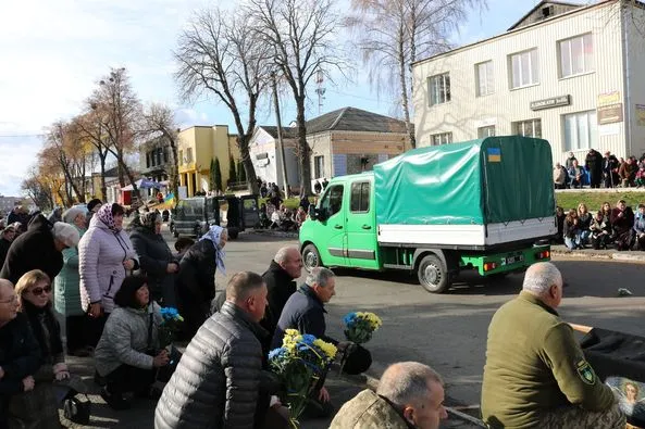 У Луцькому районі провели в останню дорогу полеглого на війні Андрія Тихого
