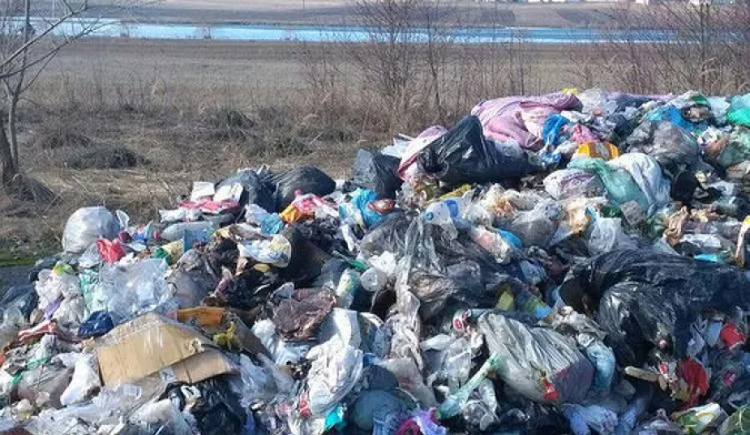 На Волині до прибирання придорожніх смуг залучать безробітних 