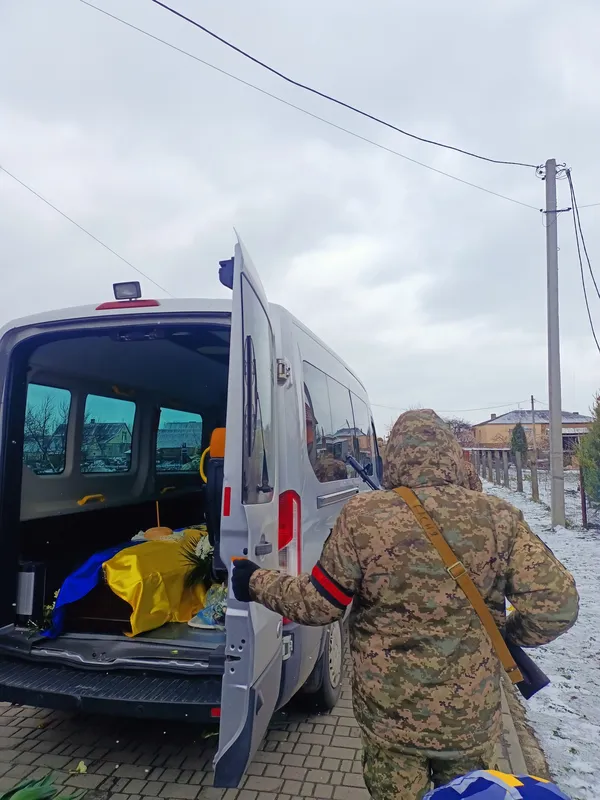На Волині попрощалися із 22-річним воїном Олександром Трельом (фото)