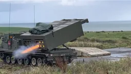 В Україну прибула нова партія РСЗВ M270 з Британії (відео)