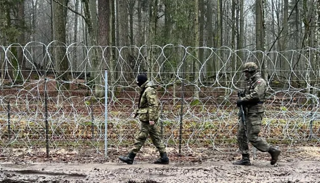 Мігранти з Білорусі закидали камінням польських прикордонників