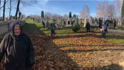 Небайдужі волиняни поприбирали територію навколо церкви і цвинтаря (фото)