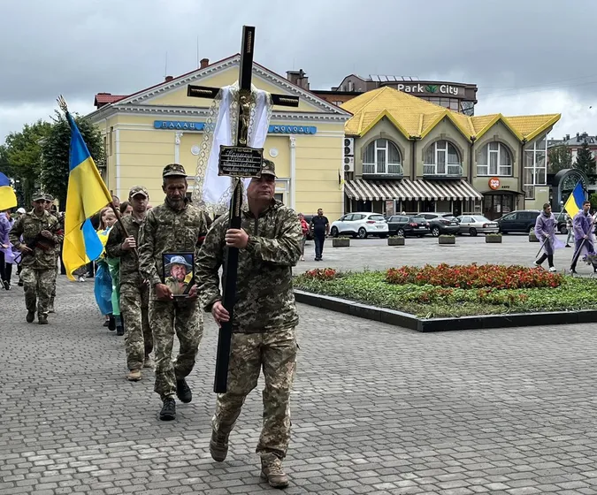 🕯️У Ковелі провели в останню дорогу Віталія Наумчука (фото)
