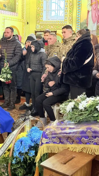 На Волині попрощалися із загиблим молодим воїном Богданом Божком (фото)