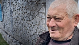 Будинок із дров та глини: волинянин сам звів екооселю, де живе уже три десятиліття (фото)