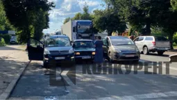 Третій зайвий, або Як «жигуль» у Луцьку потіснив двох «сітроенів» (фото)