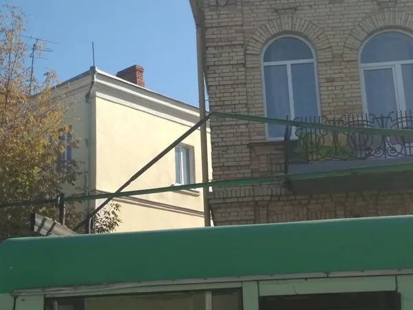 У центрі Луцька зупинилися тролейбуси (фото, відео)