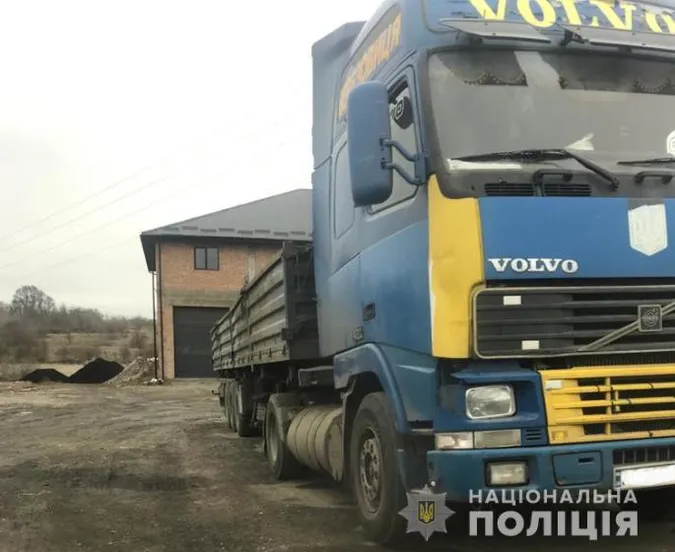 Збив двох людей і втік: знайшли винуватця ДТП у Луцькому районі (фото)