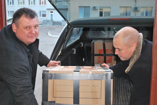 Американці подарували волинським діткам дороговартісне медобладнання (фото)
